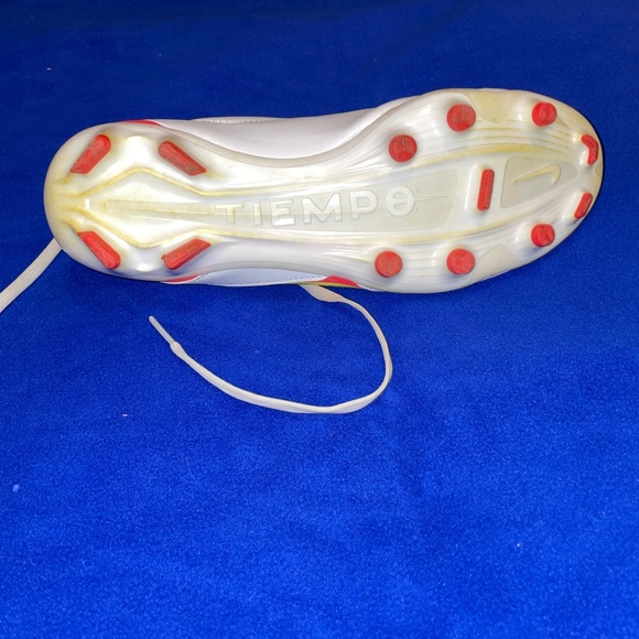 Nike Tiempo Legend 9 Women’s Soccer Cleats ( SIZE US 7) - Picture 3 of 3